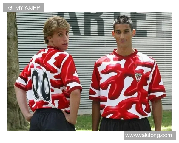 足球明星遭遇抢劫球衣事件引发热议视频曝光背后真相令人震惊