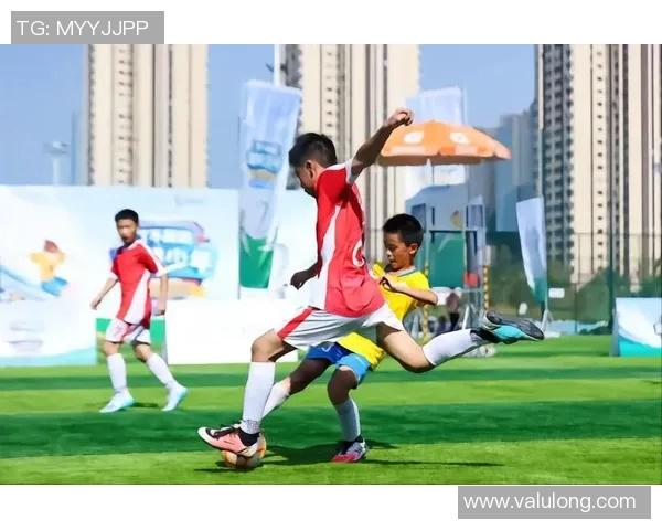 重庆足球队在挑战赛中的力量表现分析与点评